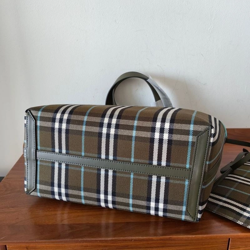 Burberry Shopping Bags 4237C-0051