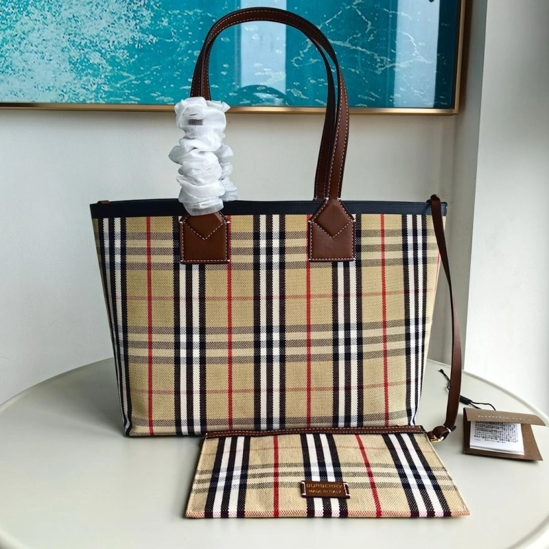 Burberry Shopping Bags 4237F-0091