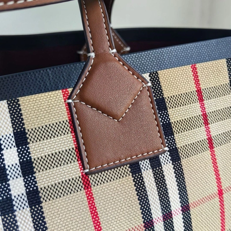 Burberry Shopping Bags 4237F-0091