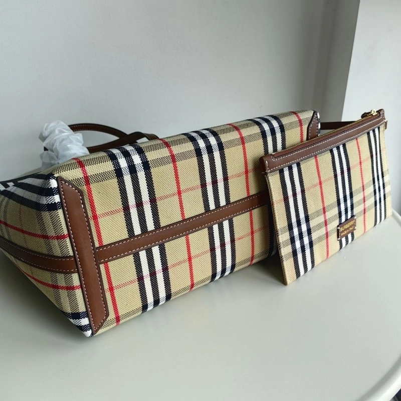 Burberry Shopping Bags 4237F-0091