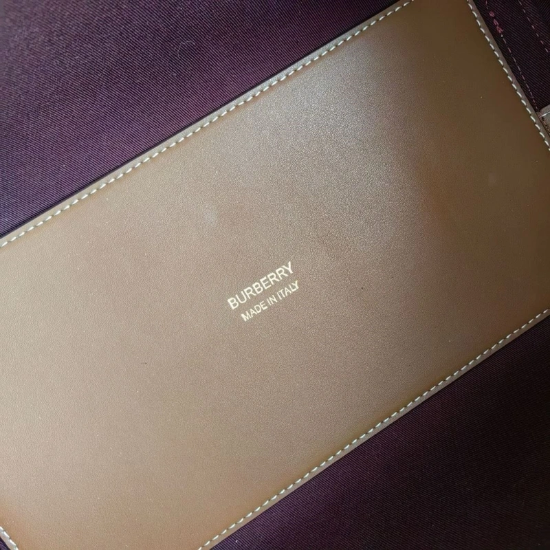 Burberry Shopping Bags 4237F-0091