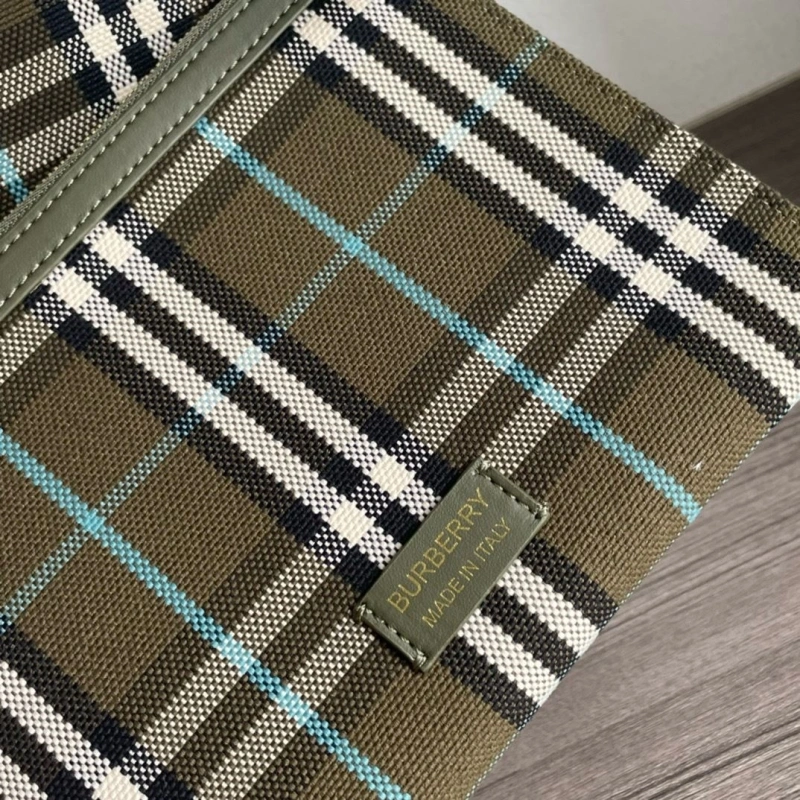 Burberry Shopping Bags 4237F-0092