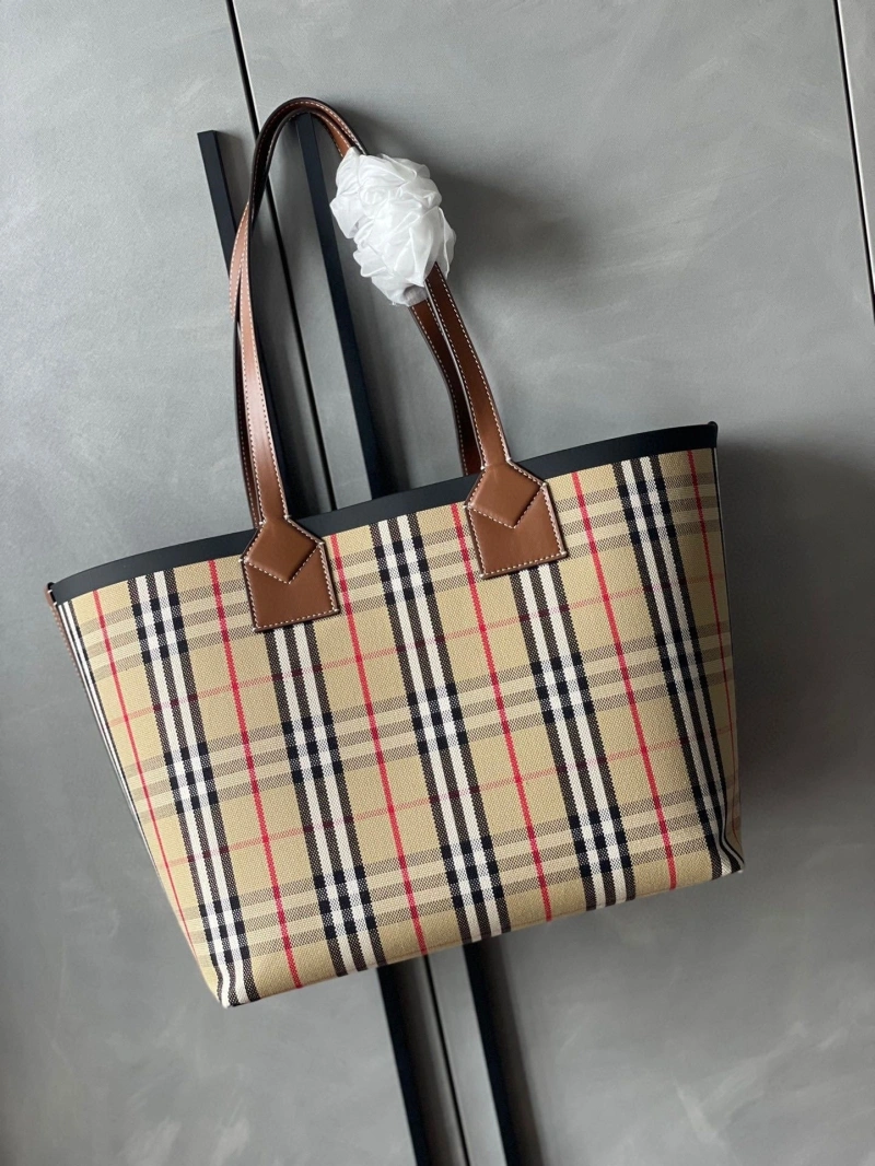 Burberry Shopping Bags 4237F-0093