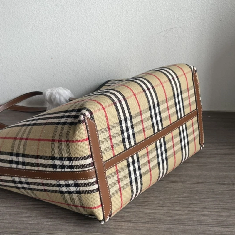 Burberry Shopping Bags 4237F-0093