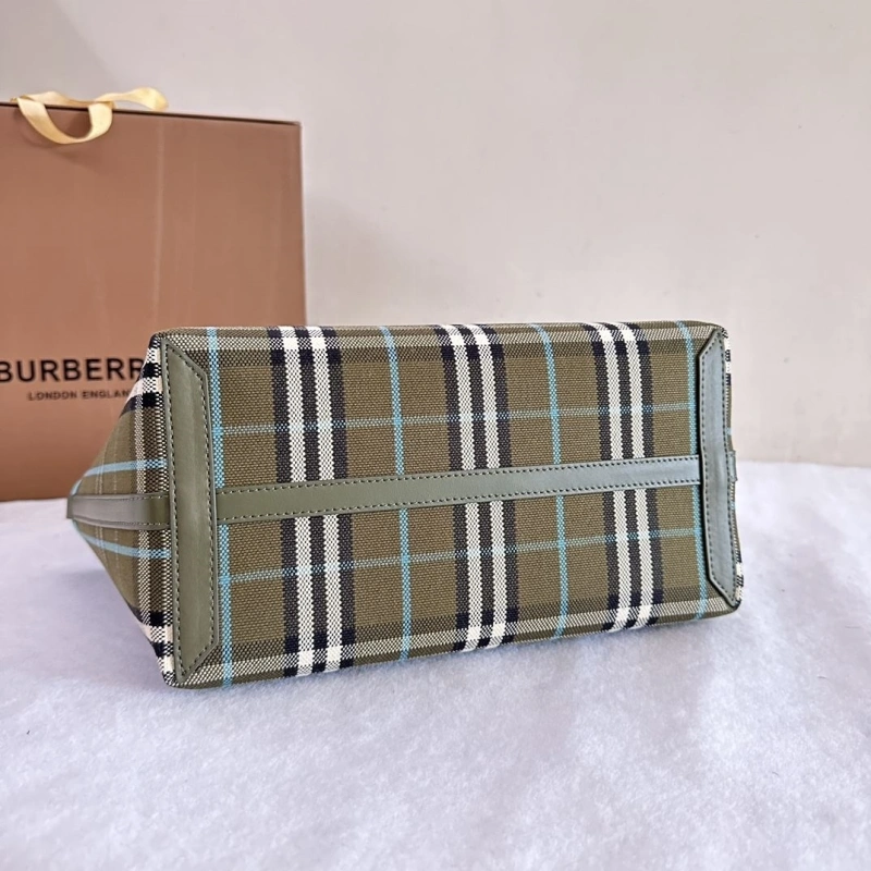 Burberry Shopping Bags 4237F-0094