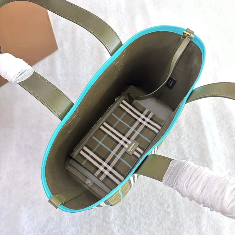 Burberry Shopping Bags 4237F-0094