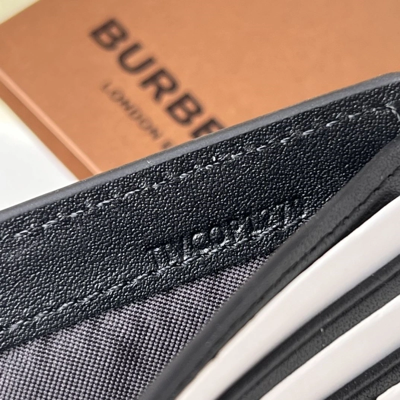 Burberry Wallets 4237F-0122