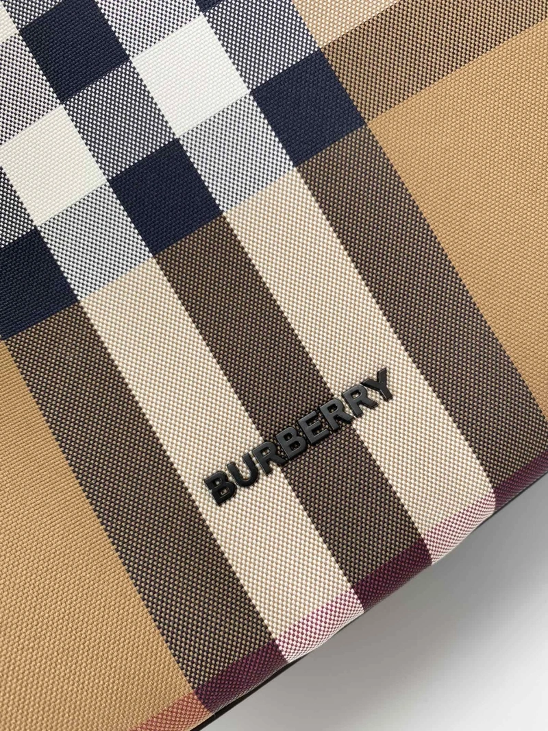 Burberry Shopping Bags 4237F-0172