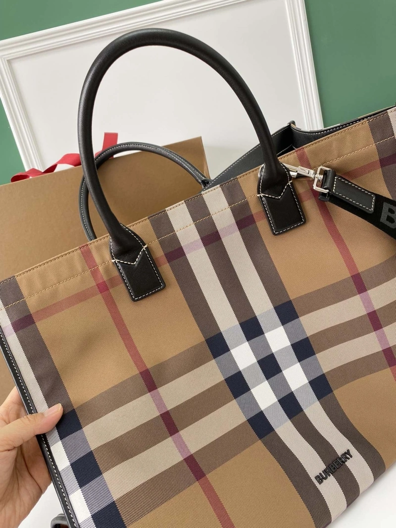 Burberry Shopping Bags 4237F-0172