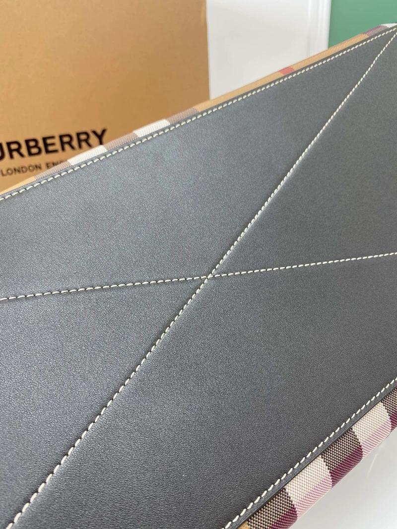 Burberry Shopping Bags 4237F-0172