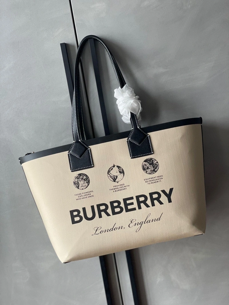 Burberry Shopping Bags 4237F-0210