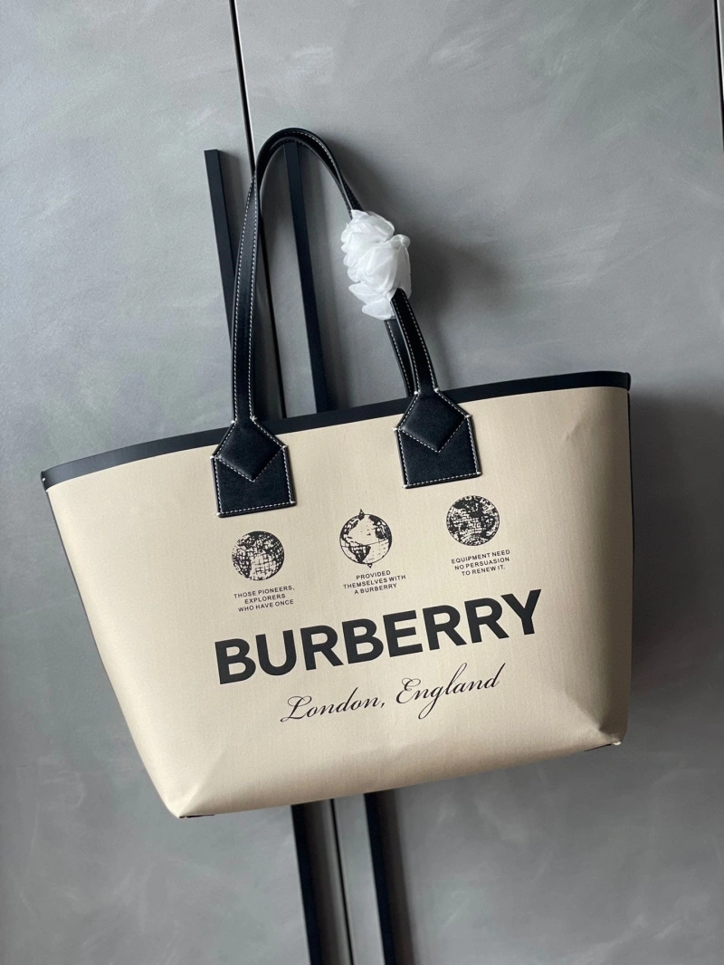 Burberry Shopping Bags 4237F-0211