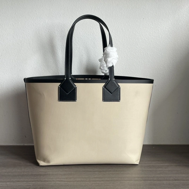 Burberry Shopping Bags 4237F-0211