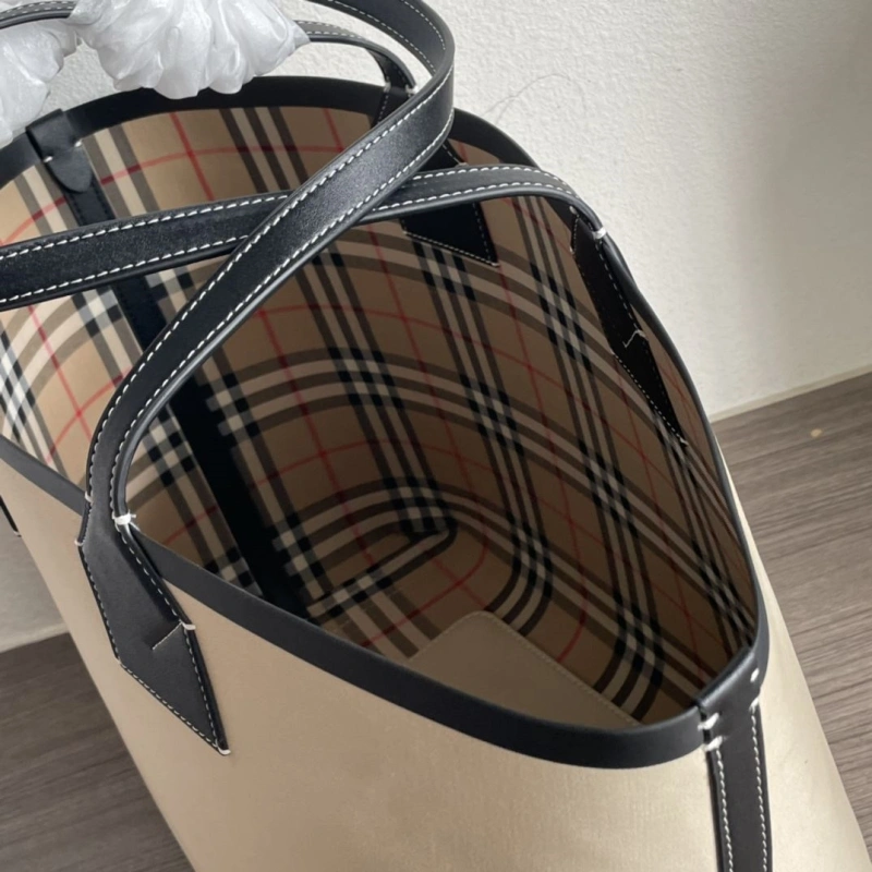 Burberry Shopping Bags 4237F-0211