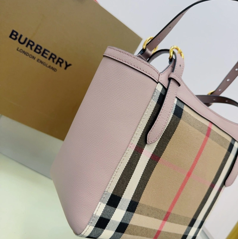Burberry Shopping Bags 4237F-0221