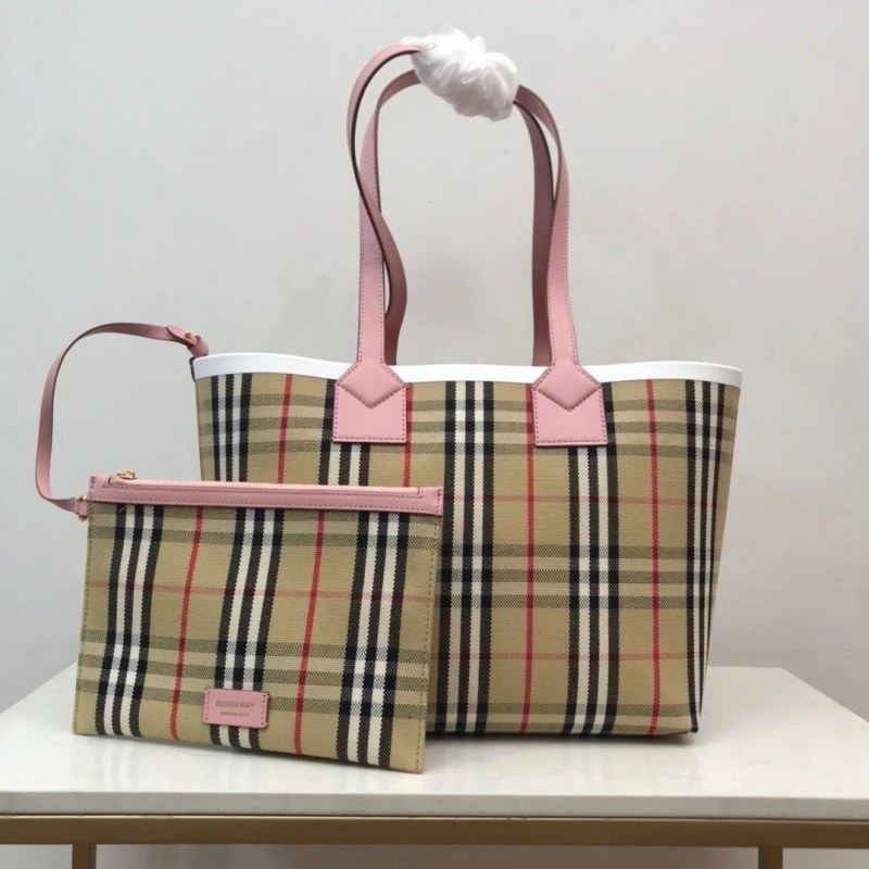 Burberry Shopping Bags 4237F-0223