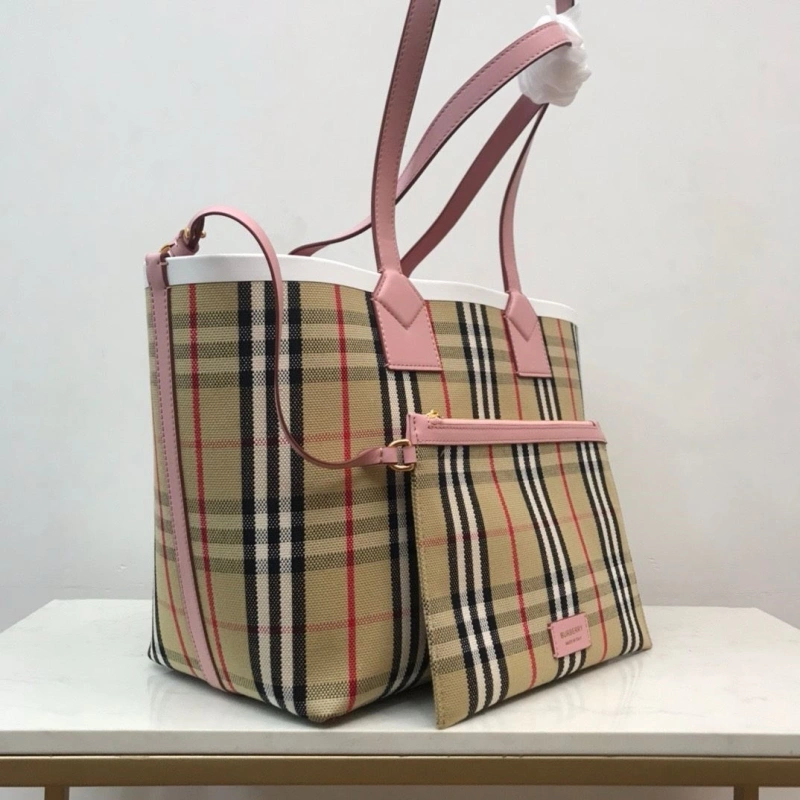 Burberry Shopping Bags 4237F-0223
