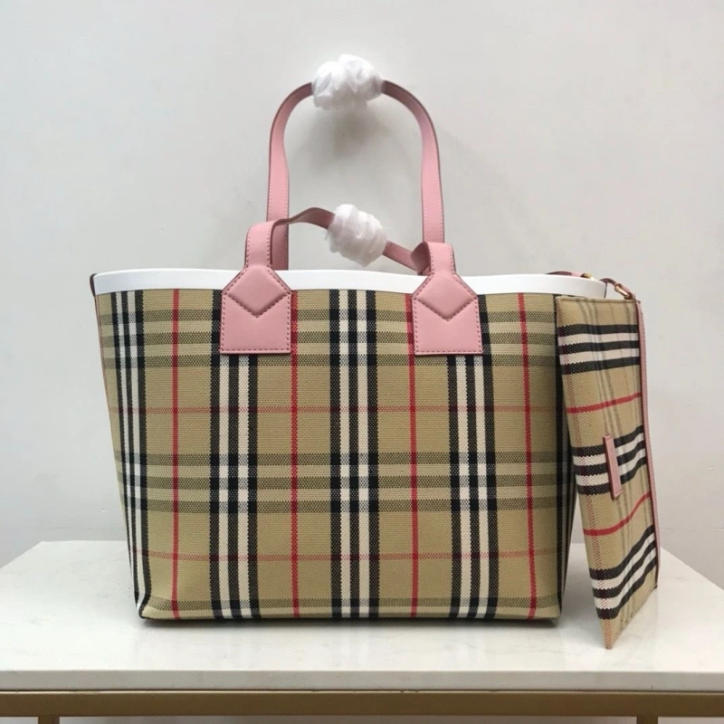 Burberry Shopping Bags 4237F-0223