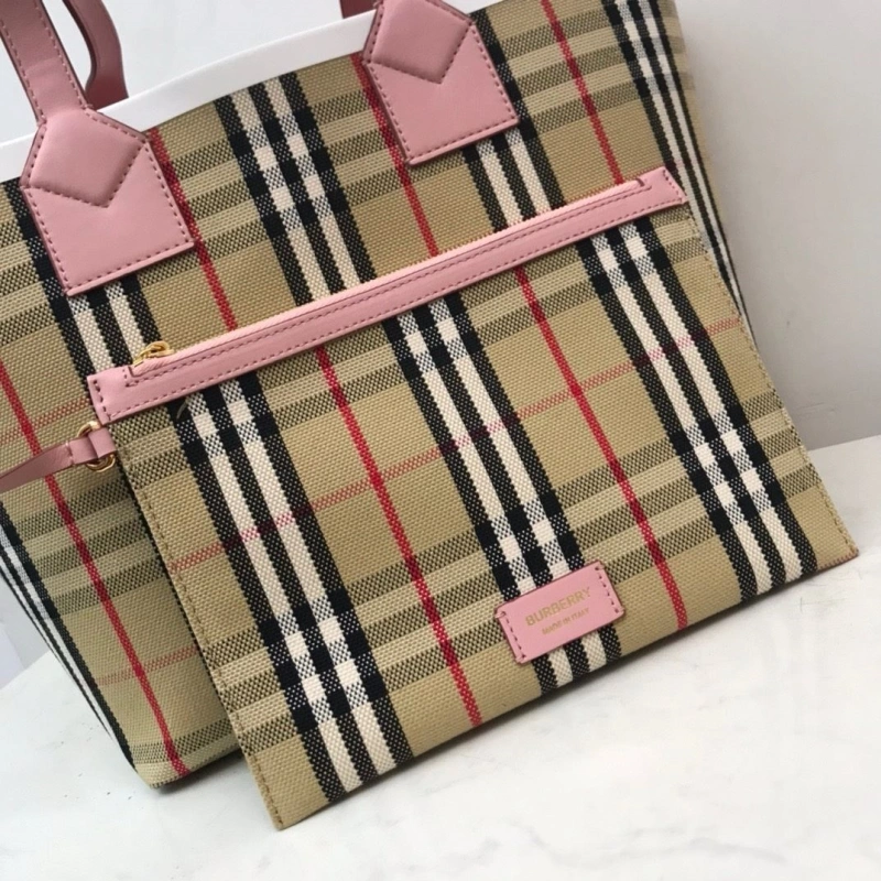 Burberry Shopping Bags 4237F-0223
