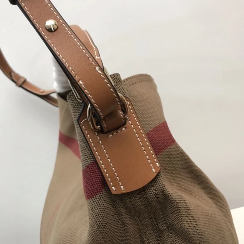 Burberry Shopping Bags 4237F-0259
