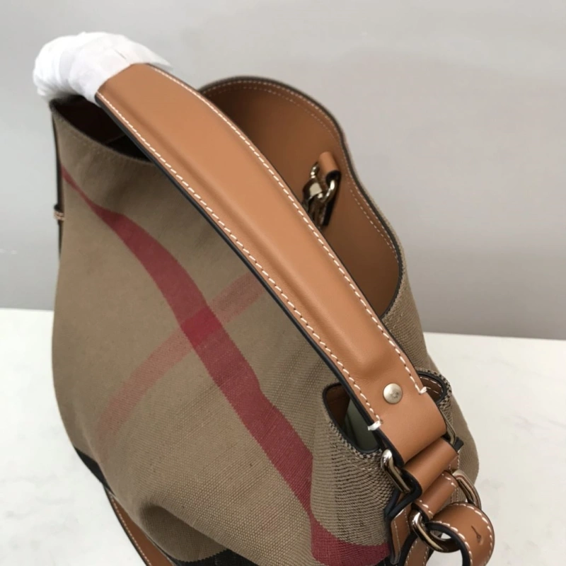 Burberry Shopping Bags 4237F-0259
