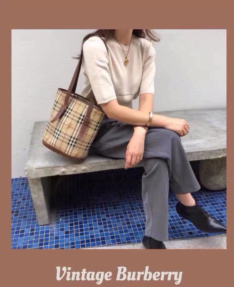 Burberry Shopping Bags 4237F-0260