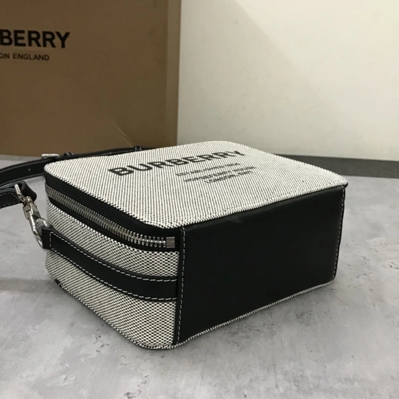 Burberry Top Handle Bags 4237F-0263