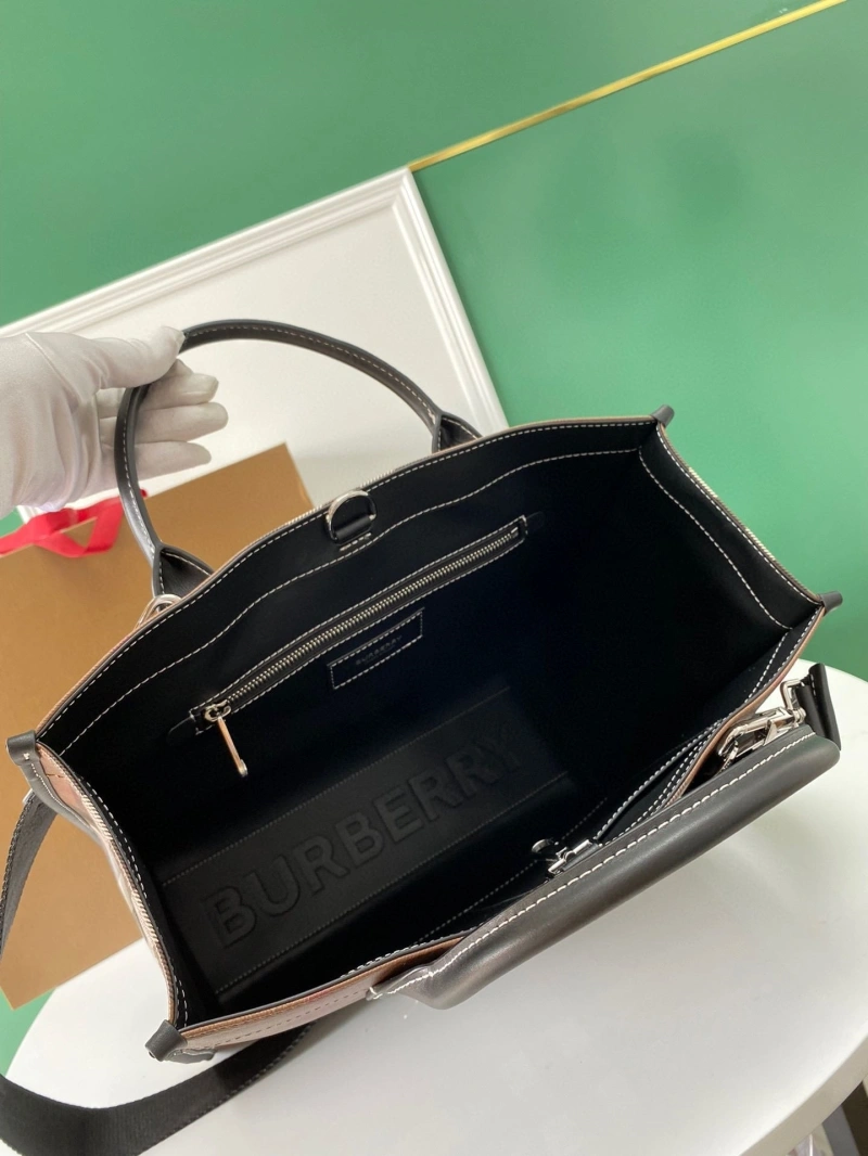 Burberry Shopping Bags 4237F-0274