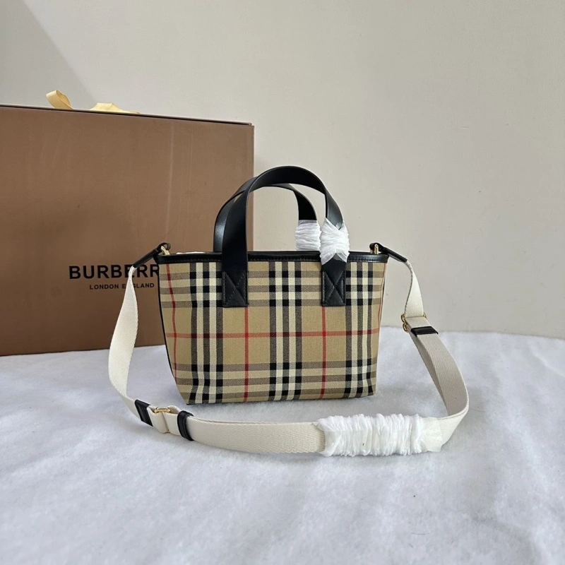 Burberry Shopping Bags 4237F-0310