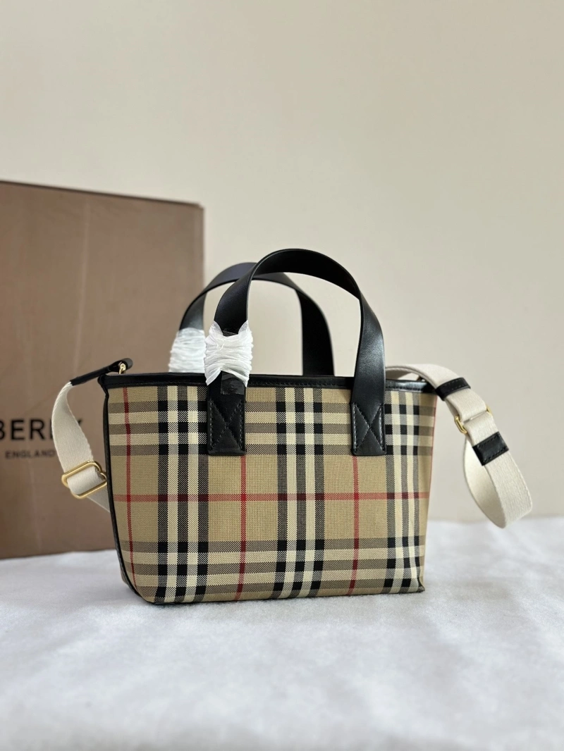 Burberry Shopping Bags 4237F-0310