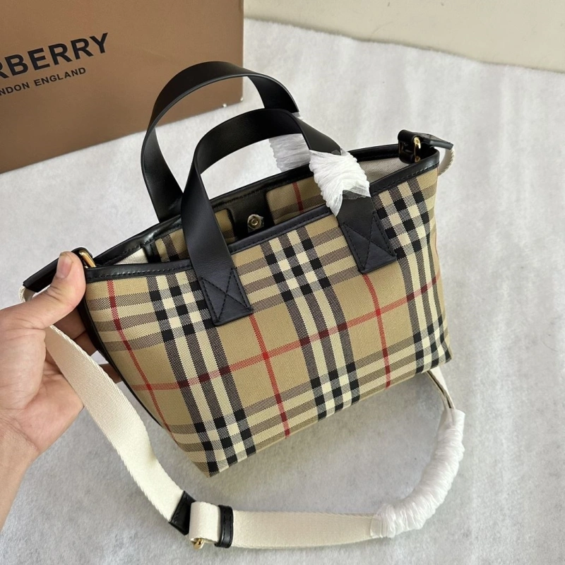 Burberry Shopping Bags 4237F-0310