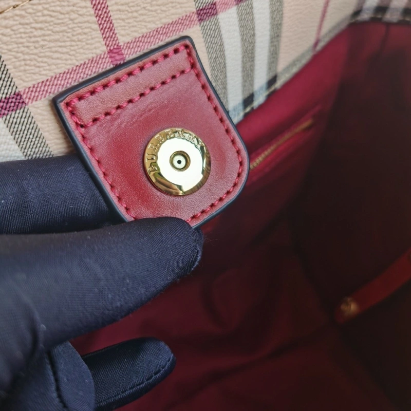 Burberry Shopping Bags 4237F-0378