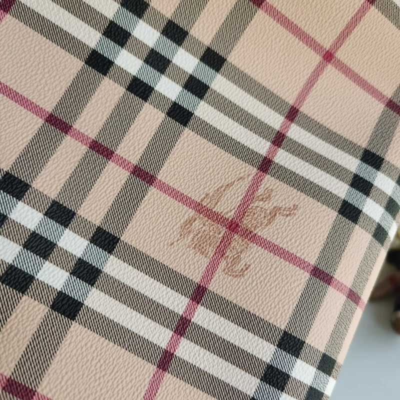 Burberry Shopping Bags 4237F-0379