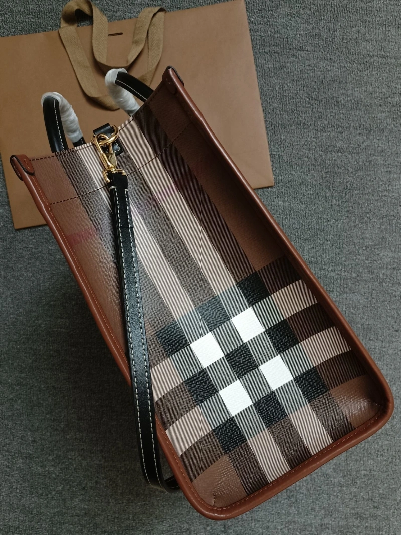 Burberry Shopping Bags 4237F-0384