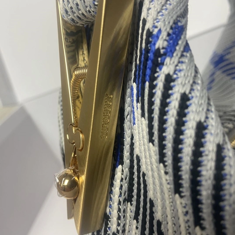 Burberry Top Handle Bags 4237F-0422