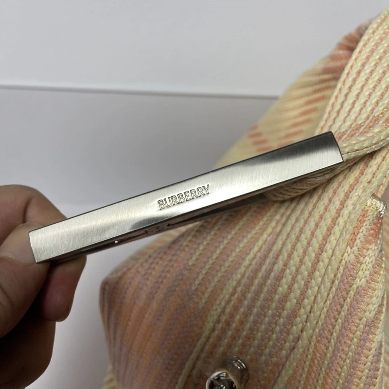 Burberry Top Handle Bags 4237F-0424