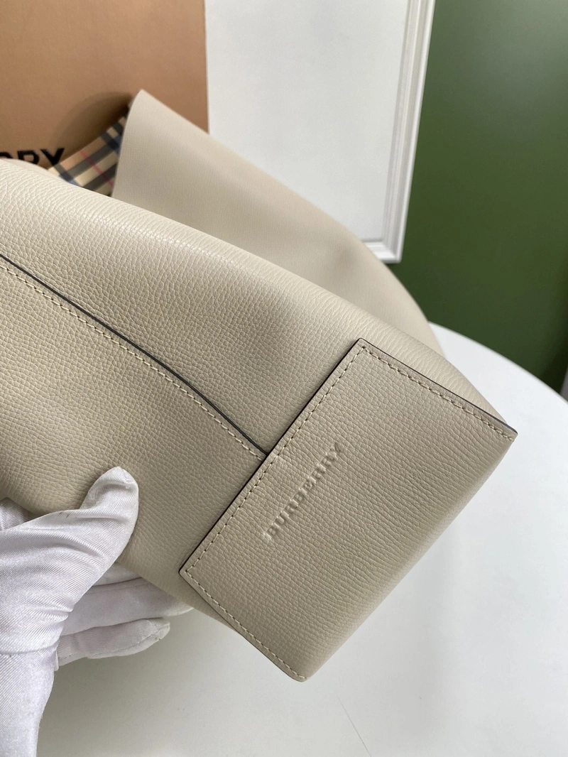 Burberry Shopping Bags 4237F-0495