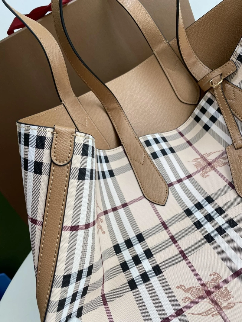 Burberry Shopping Bags 4237F-0532