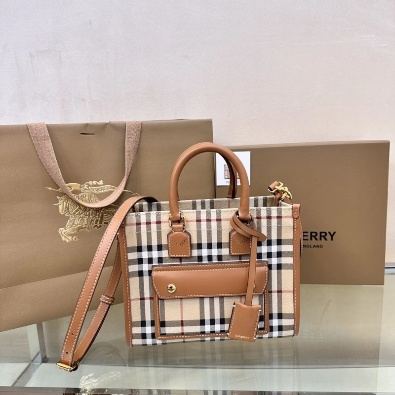 Burberry Shopping Bags 4237H-0087