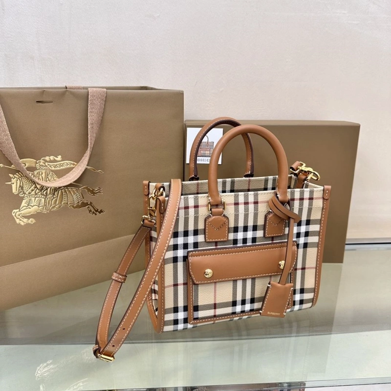 Burberry Shopping Bags 4237H-0087