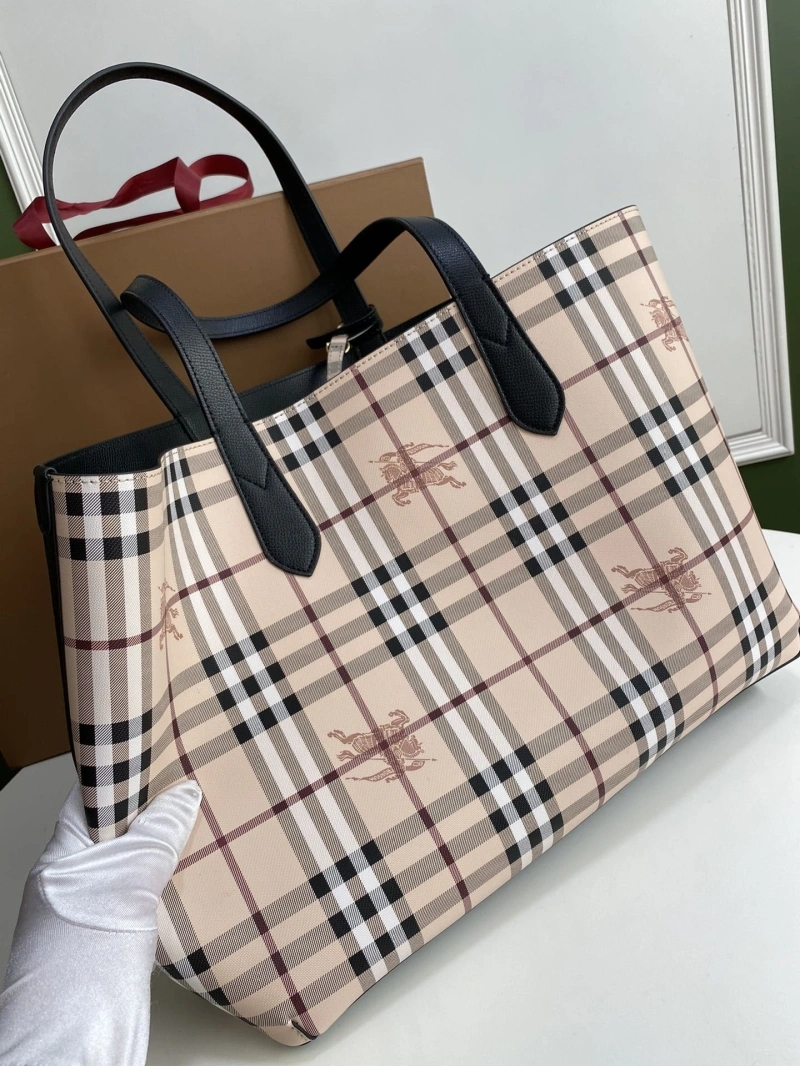 Burberry Shopping Bags 4237H-0093