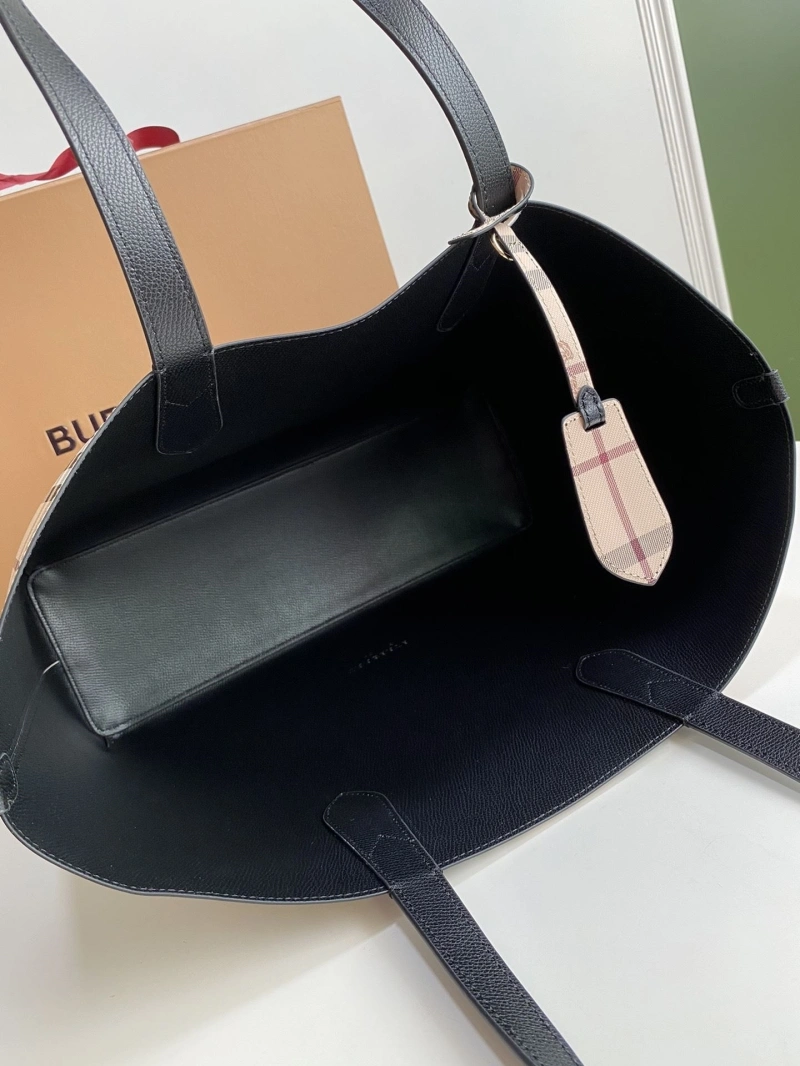 Burberry Shopping Bags 4237H-0093