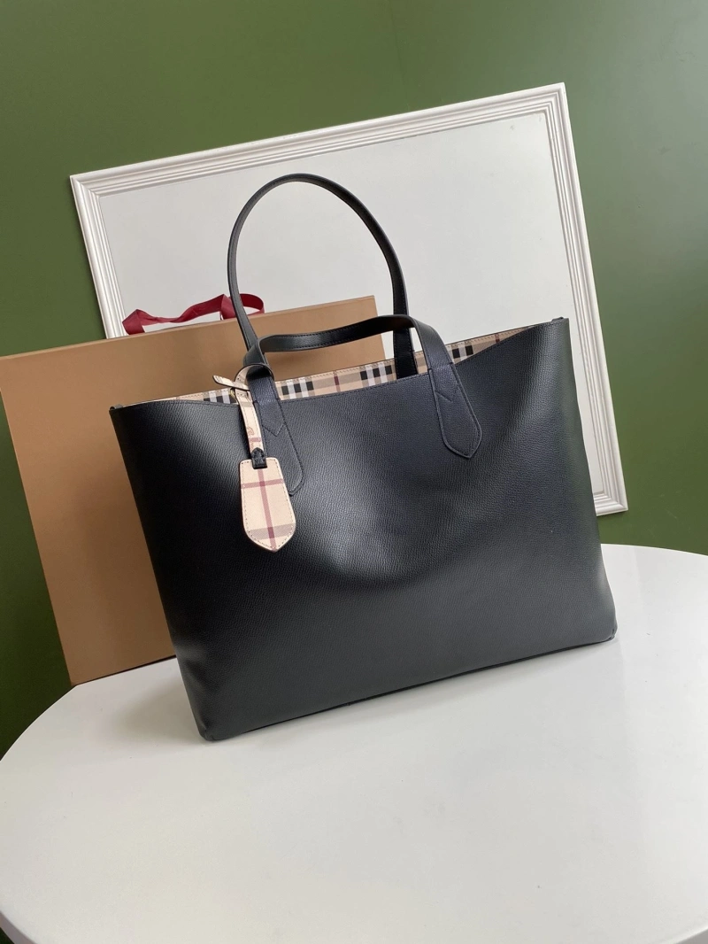 Burberry Shopping Bags 4237H-0093