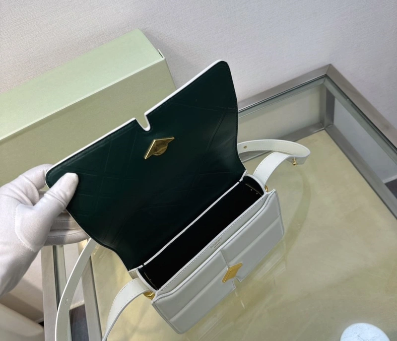 Burberry Top Handle Bags 4237H-0117