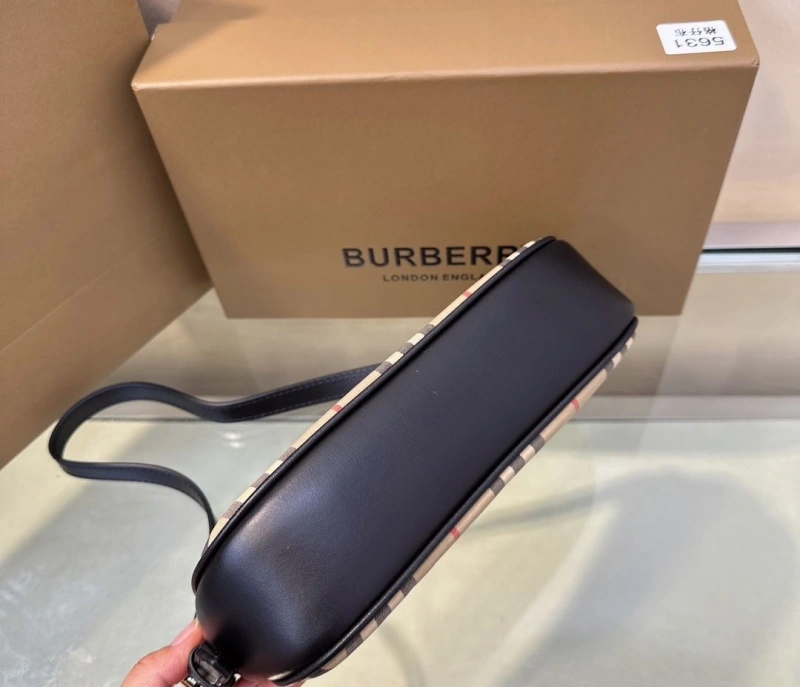 Burberry Top Handle Bags 4237H-0126