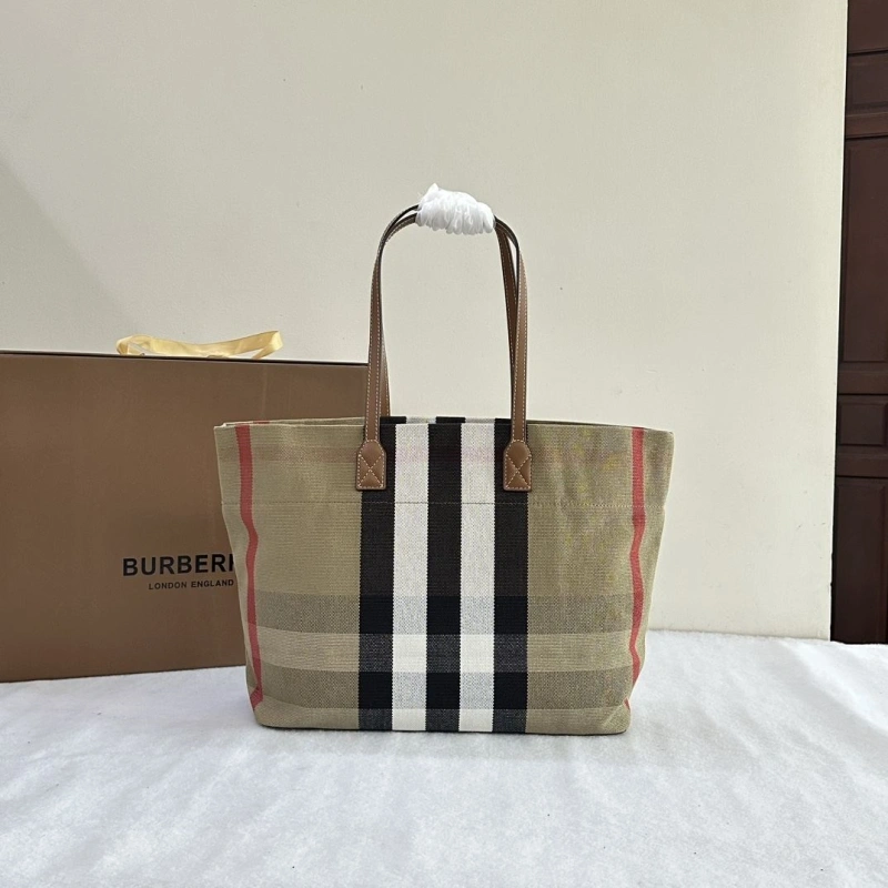 Burberry Shopping Bags 4237H-0146