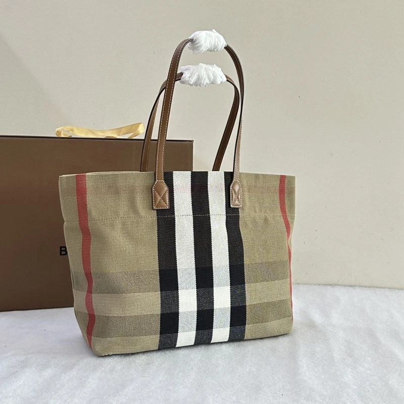 Burberry Shopping Bags 4237H-0146