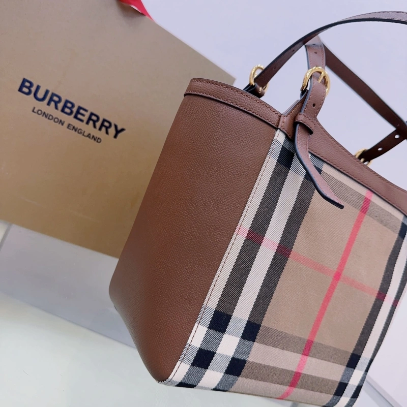Burberry Shopping Bags 4237H-0147
