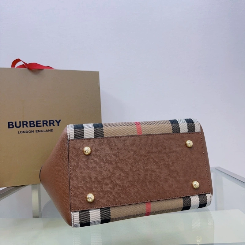 Burberry Shopping Bags 4237H-0147