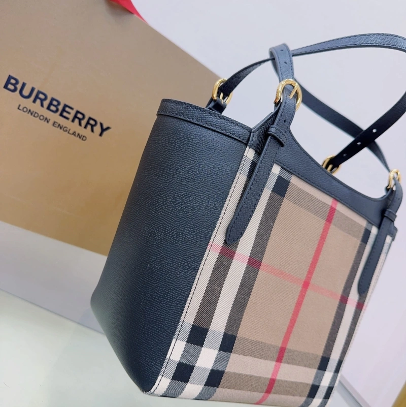 Burberry Shopping Bags 4237H-0149